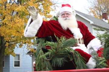 holiday-parade-santa