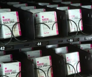 Narcan boxes in vending machine