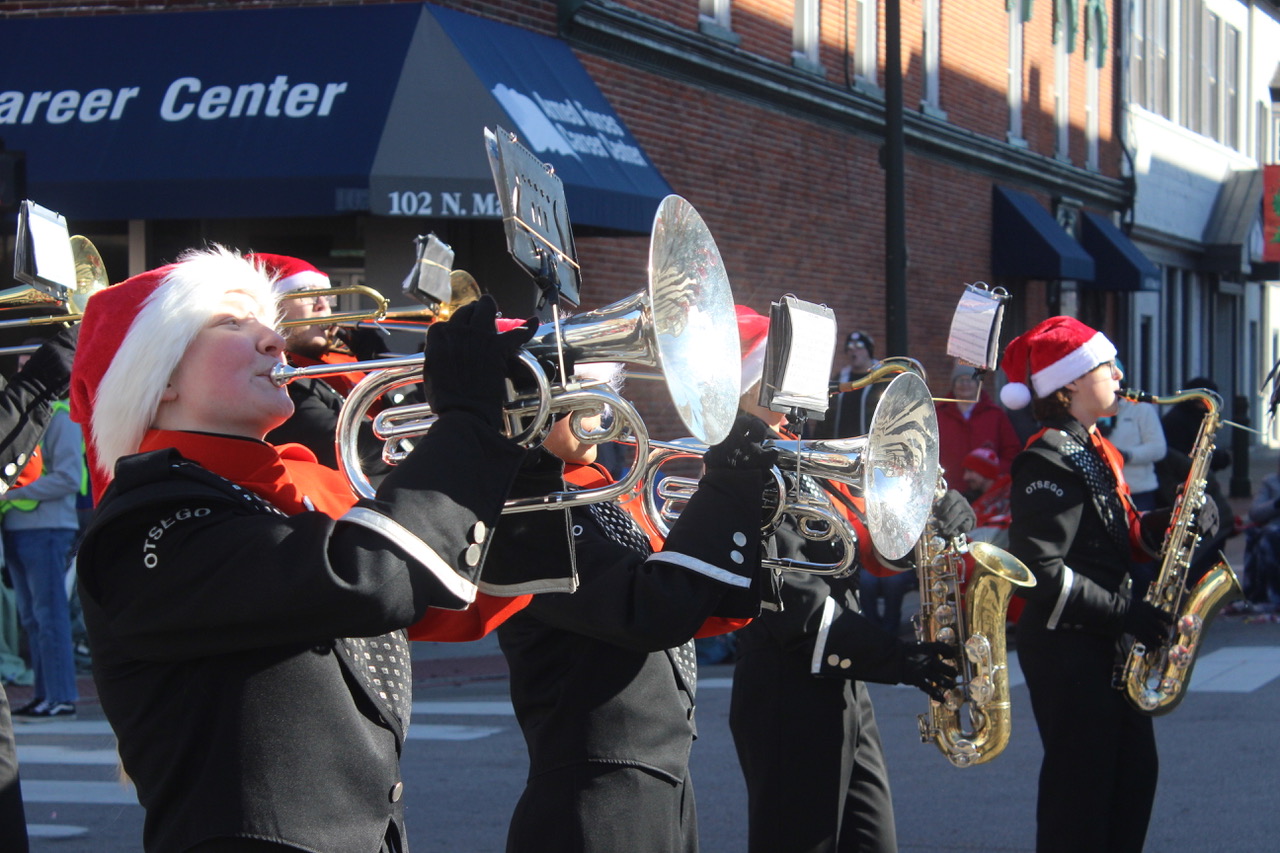 BG Holiday Parade sparkles BG Independent News