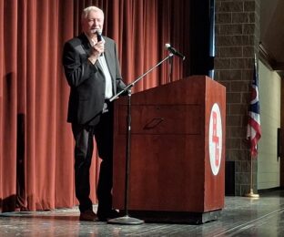 Photo of Erik Larson